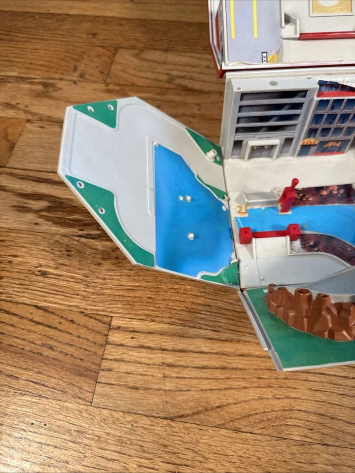 Vintage 1988 Micro Machines Super City Tool Box Playset Galoob - Incomplete - Image 4 of 4