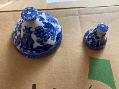 Paar Vintage Blue Willow Kerzenschnupftabaker - einer neu, einer gebraucht
