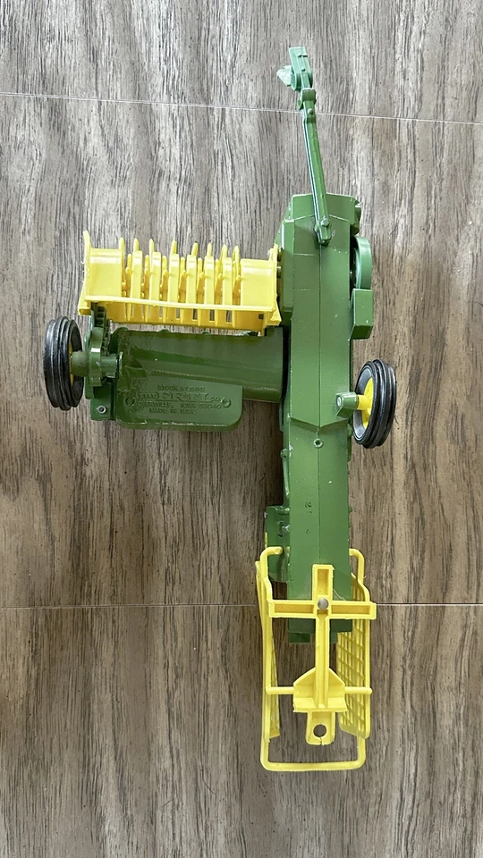 Empacadora de heno diecast John Deere vintage ERTL modelo 52040 stock #585 Foto 4 de 4