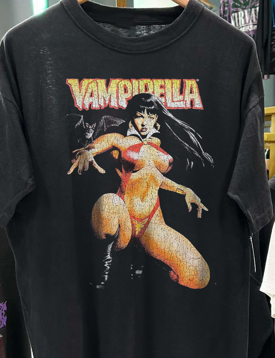 VAMPIRELLA 90sヴィンテージtシャツ Vampirella 90s Style Memorial Halloween TShirt Black Unisex S-5XL