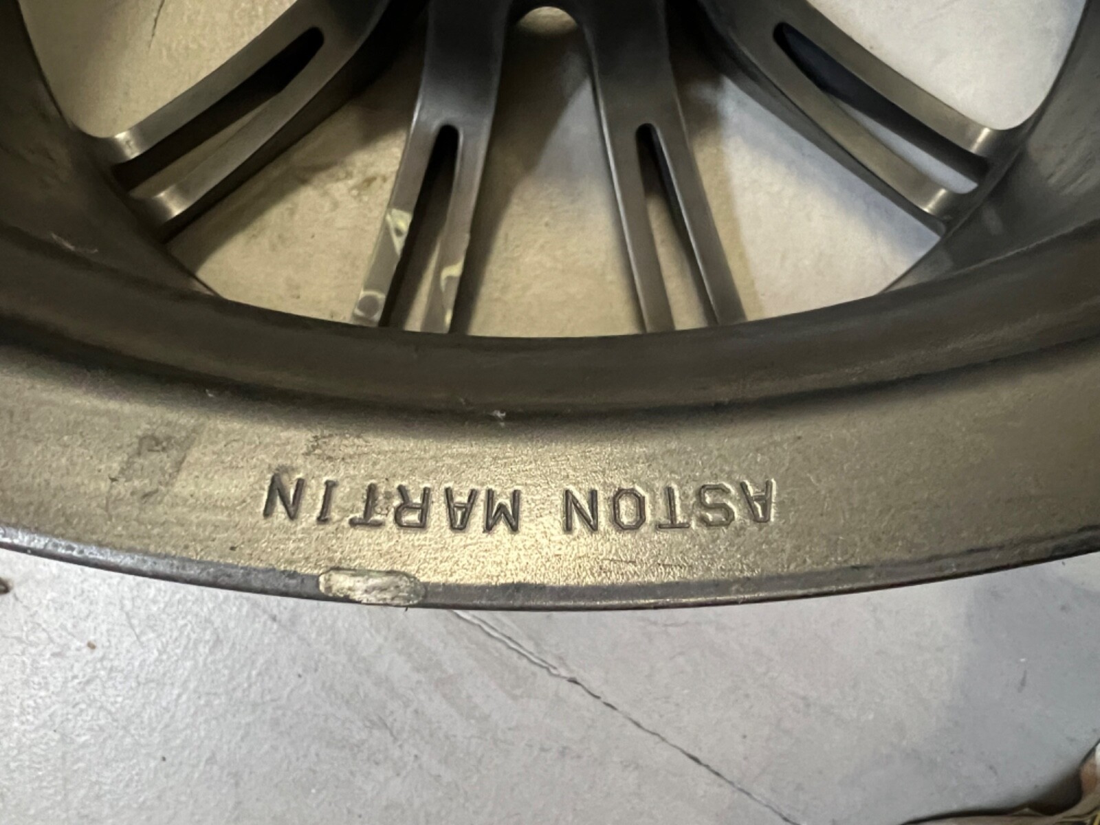 Factory Aston Martin DBS Wheel Genuine OEM 20 x 11 CG43-9965G-DB Rear DB9 Virage
