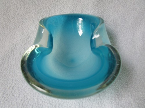 Murano Glas Schale türkisblau Milchglas Aschenbecher 578g oval 14x9,5x4,cm TOP! - Bild 2 von 7