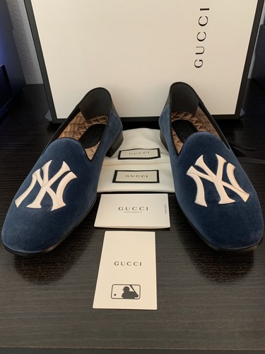 YANKESS VELVET LOAFERS NY LOGO 