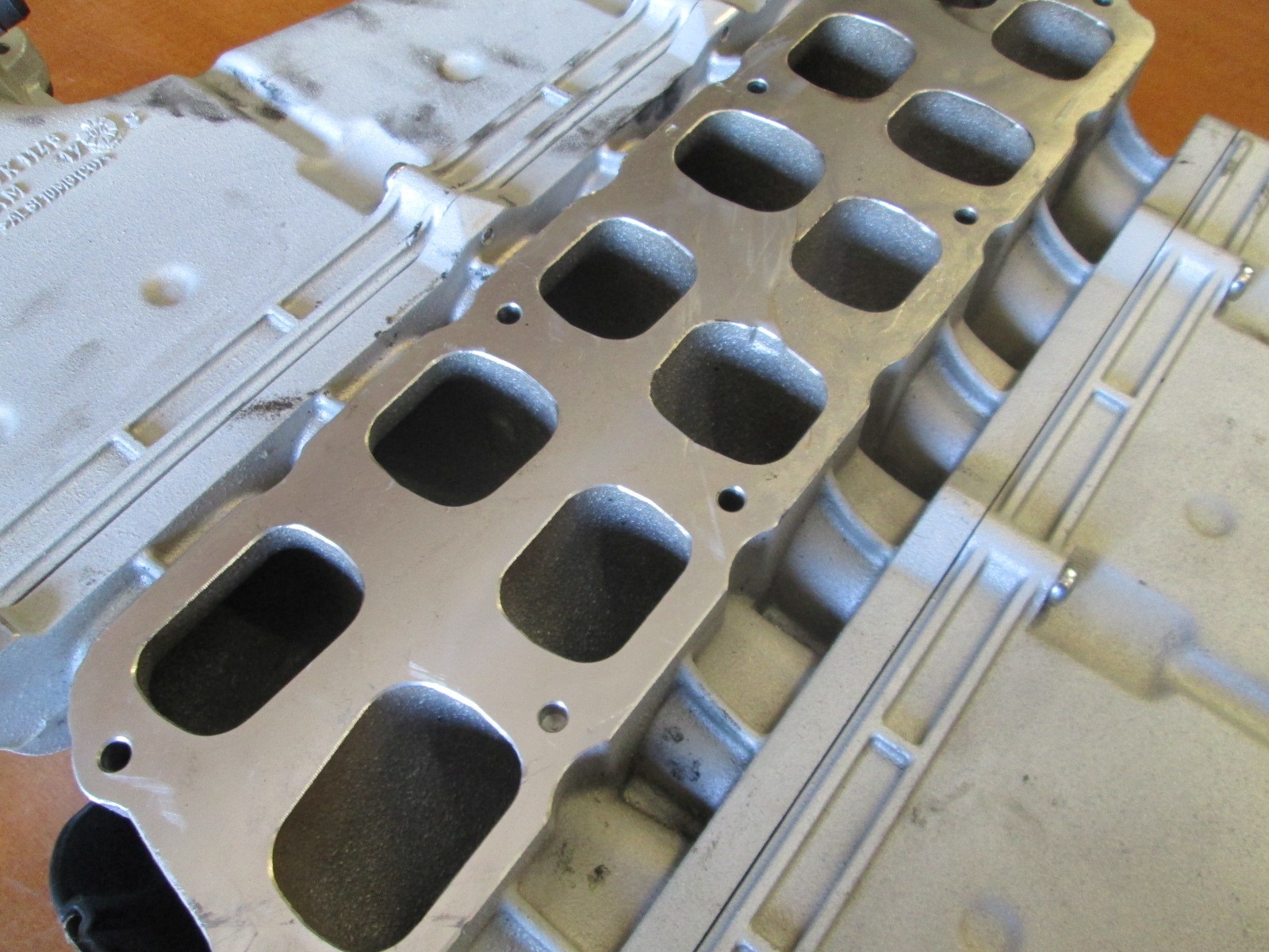 Bentley - 05 - Inlet Suction Manifold / Plenum # 07C133185BH