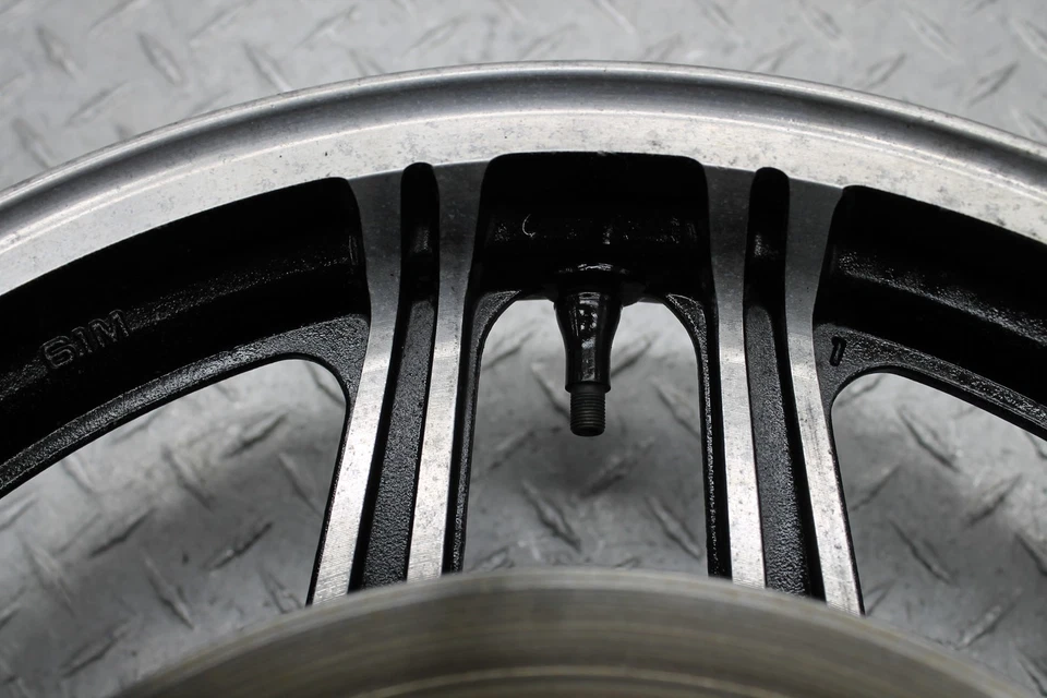 Llanta delantera Suzuki GS1000EN 1978 MT2,50X18/2 rotores 4,83 mm/eje/engranaje Speepo  Foto 3 de 4