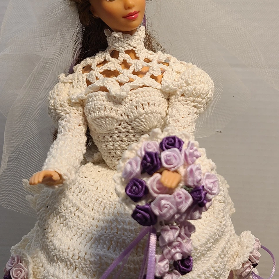 Hermosa muñeca de novia grande de ganchillo marfil (posible adorno de pastel) redonda de 14" Foto 3 de 4