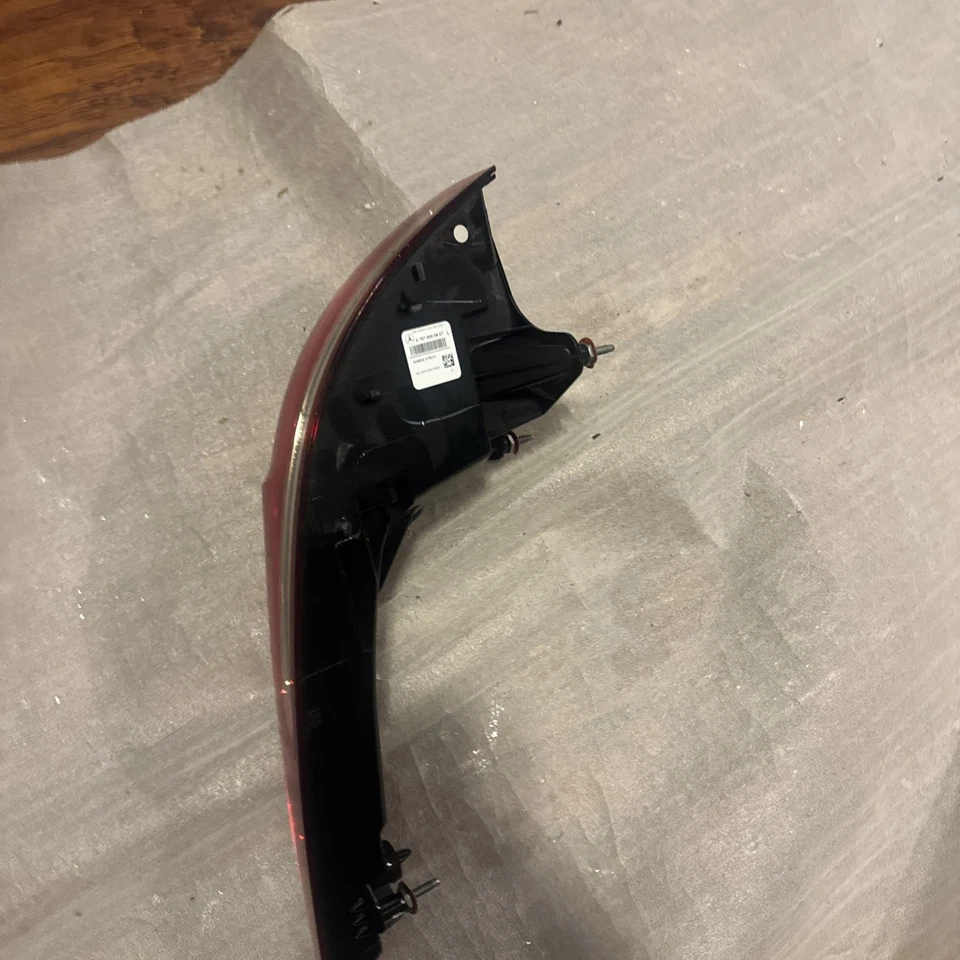 NICE! 2020-2023 MERCEDES-BENS GLA-CLASS LEFT DRIVER OEM LED OUTER TAILLIGHT - Image 4 of 4