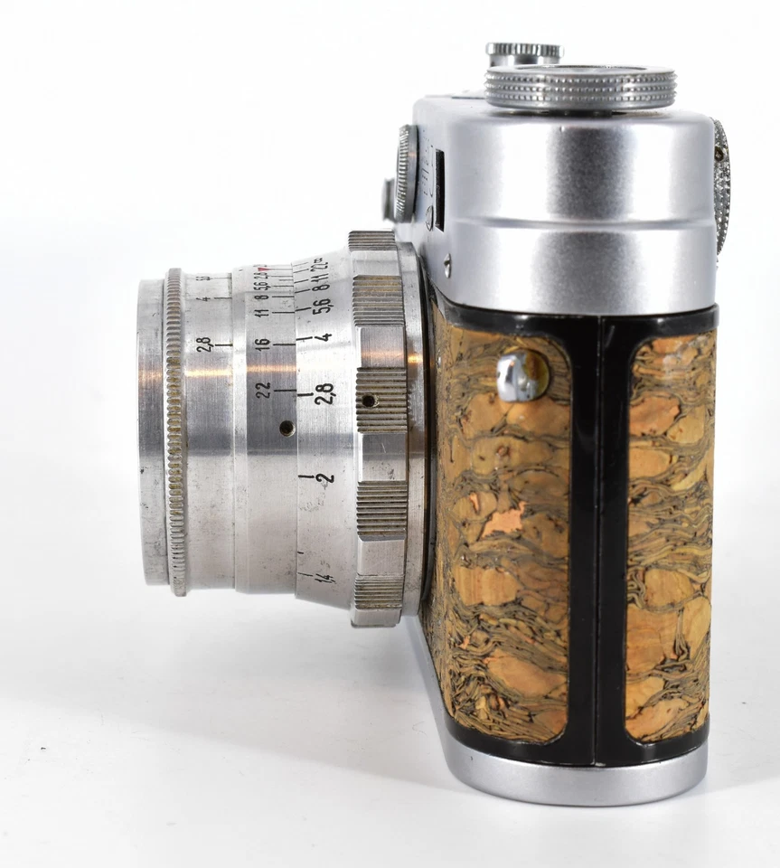 Cámara telémetro rusa FED 3 35mm alrededor de principios de los 60. Objetivo 52mm f2.8. Corcho. Foto 3 de 4