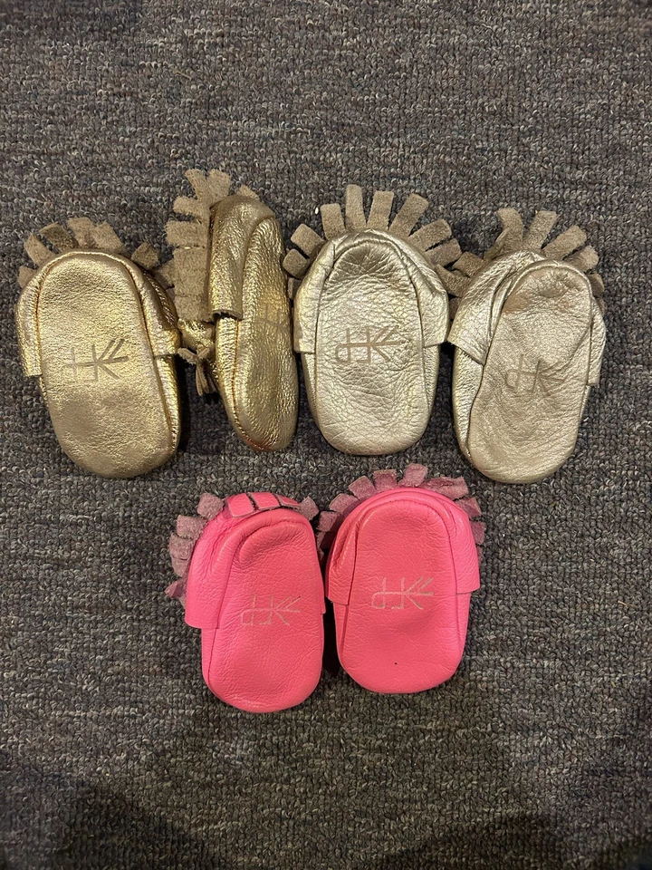 Свежесобранные мокасины размер 1 размер 2 лот из 3 розовых серебряных золотых кожаных для девочек  - Изображение 2 из 2