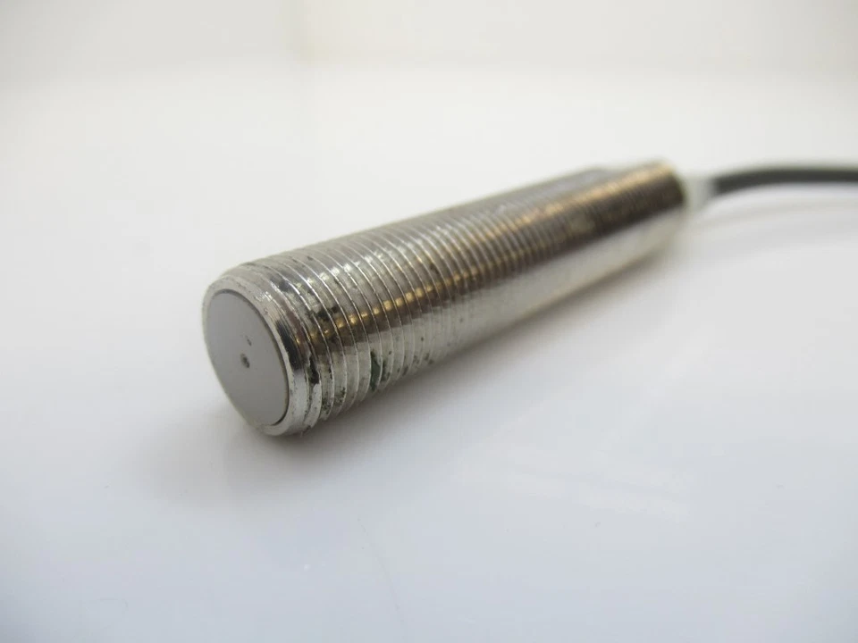 E2E2-X2B1 E2E2X2B1 Omron Proximity Sensor 21 mm; 12 To 24V DC; 13 ma - Image 2 of 4