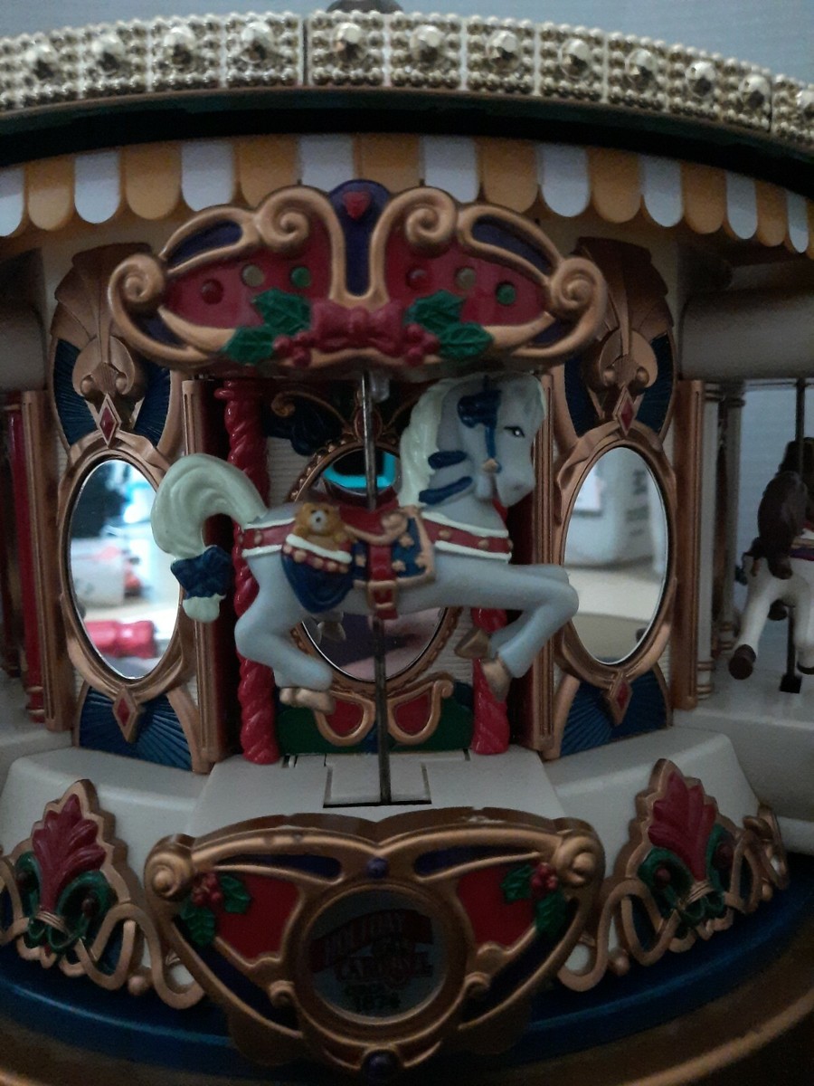 1994 Mr. Christmas Animated Holiday Carousel Merry-Go-Round Music