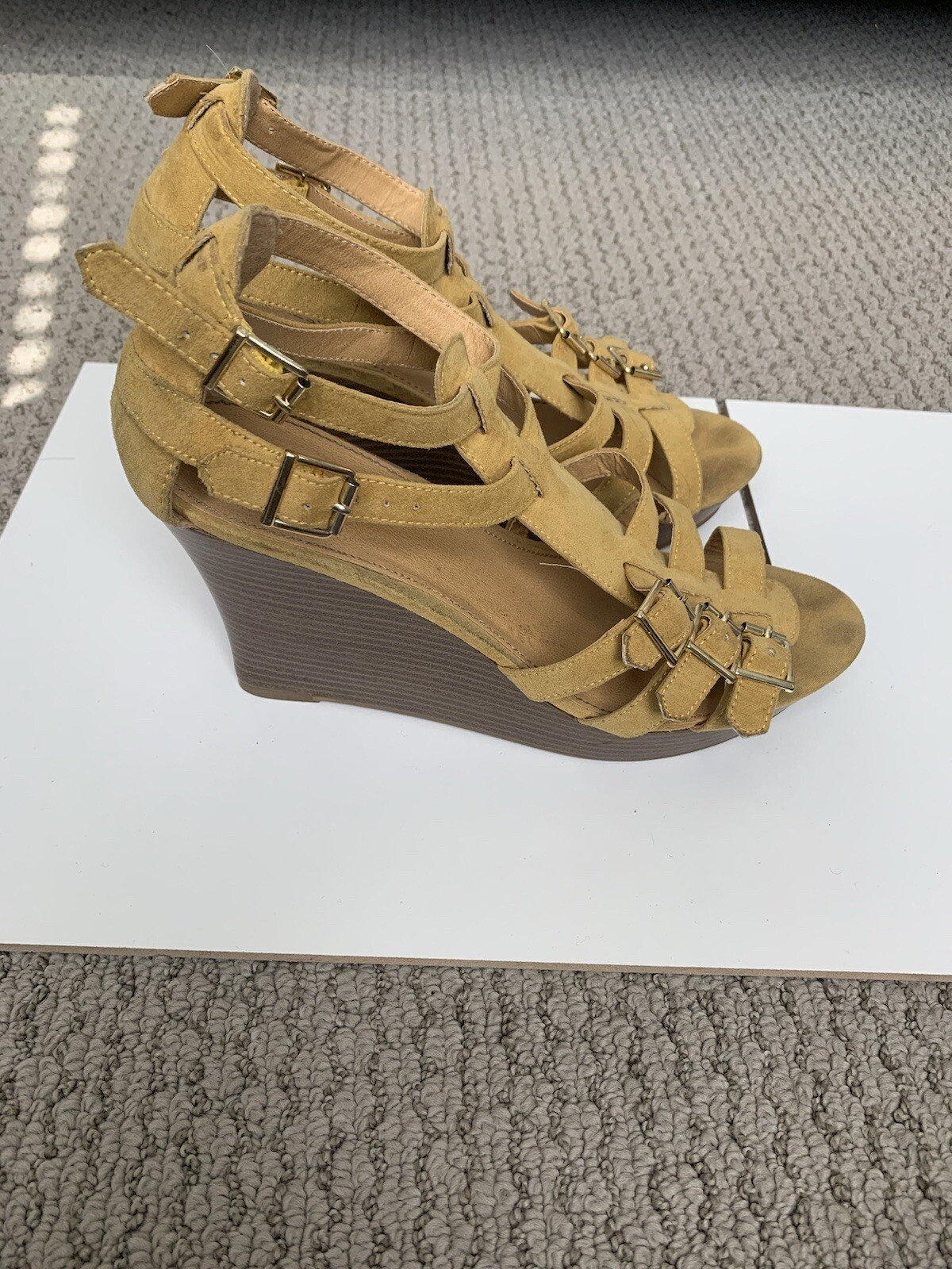 Express Mustard Yellow 4" Wedge Sandals Size 8.5 Gem