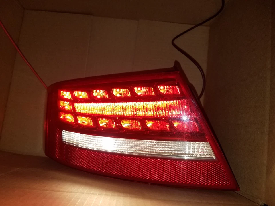 Lanterna traseira externa esquerda driver Audi A5 Quattro S5 2008 2009 2010 2011 2012 fabricante de equipamento original - Imagem 4 de 4