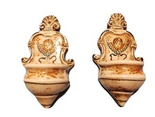 Coppia di acquasantiere in ceramica decorata vintage anni '70 con angeli