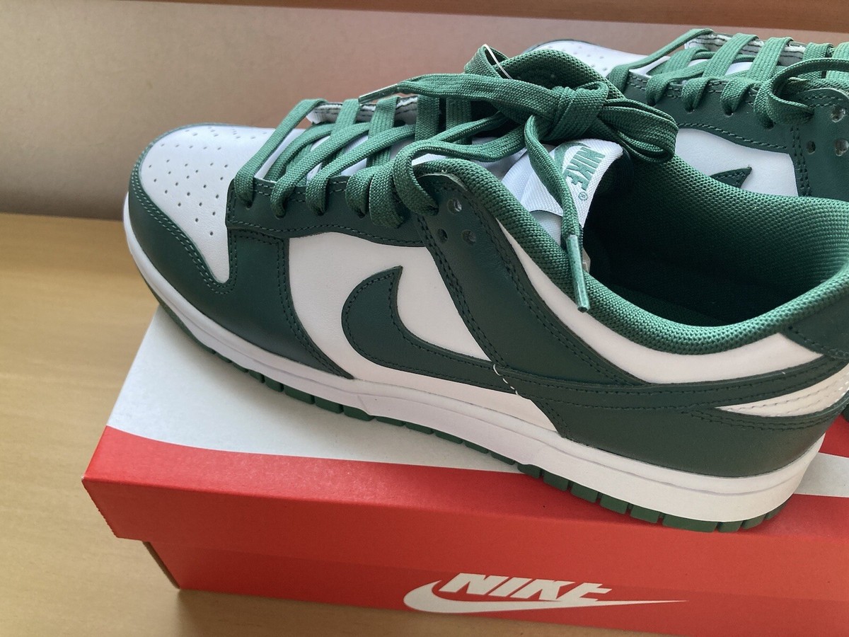 Nike Nike SB Dunk Low グリーン US 8 26cm Amazon.com | Dunk Low 
