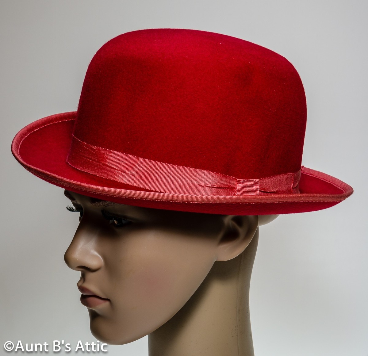 Vintage l 80s Makins New York Maroon Felted Wool Round Crown Classic Derby Hat Vintage Derby Hats - 13 For Sale on 1stDibs main image 2