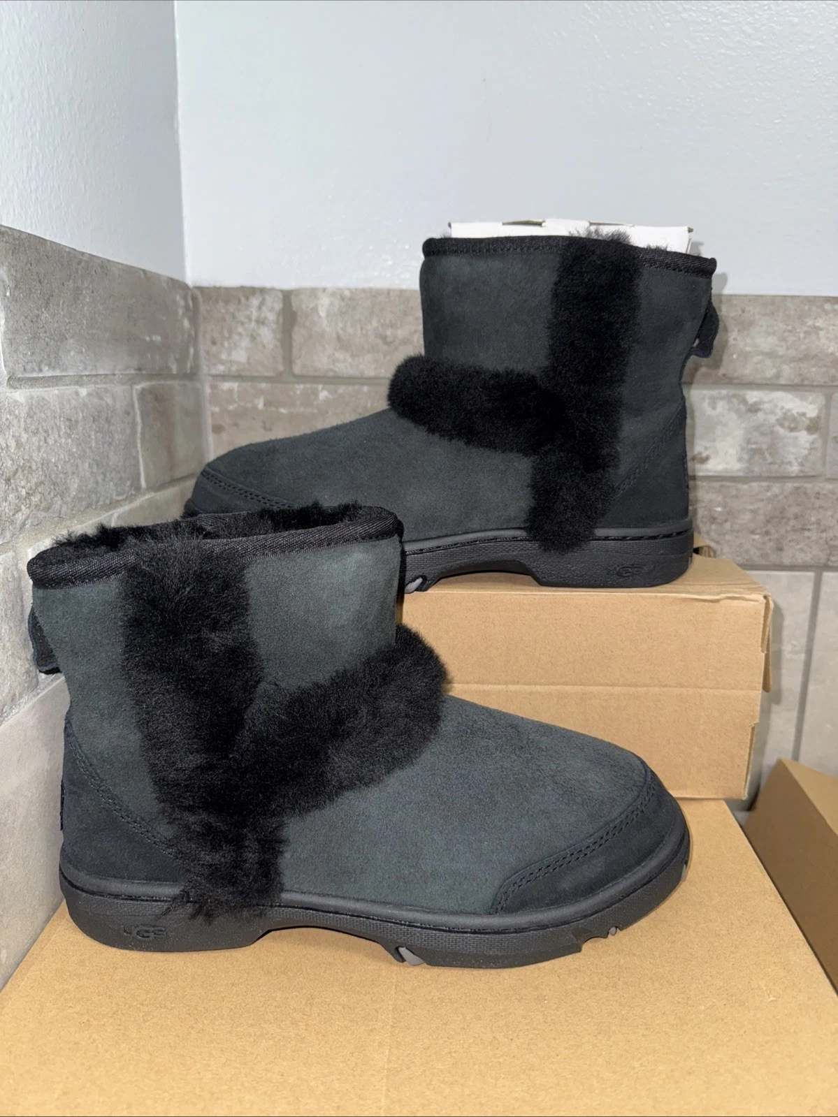 UGG SUNBURST MINI