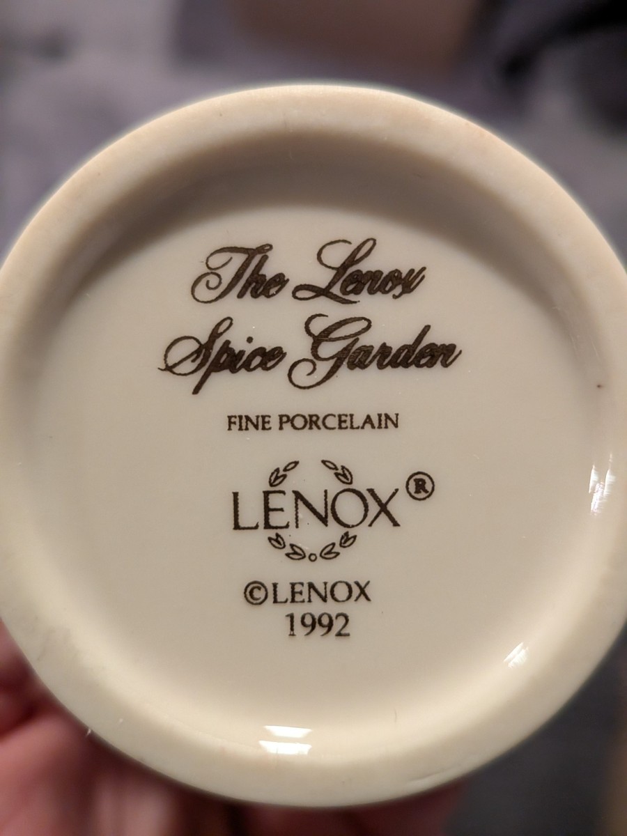 1992 Vintage Never Used, MINT COMPLETE LENOX Spice Garden Set 24