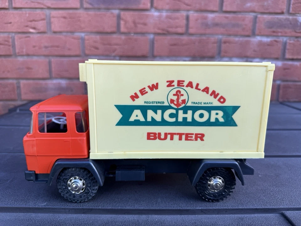 Camión de plástico Hammer Toys Magirus Nueva Zelanda Ancla Mantequilla - Raro Foto 2 de 4