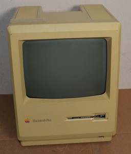 Apple　初期のPC　希少価値あり Macintosh Plus1Mb Apple Macintosh Plus | eBay