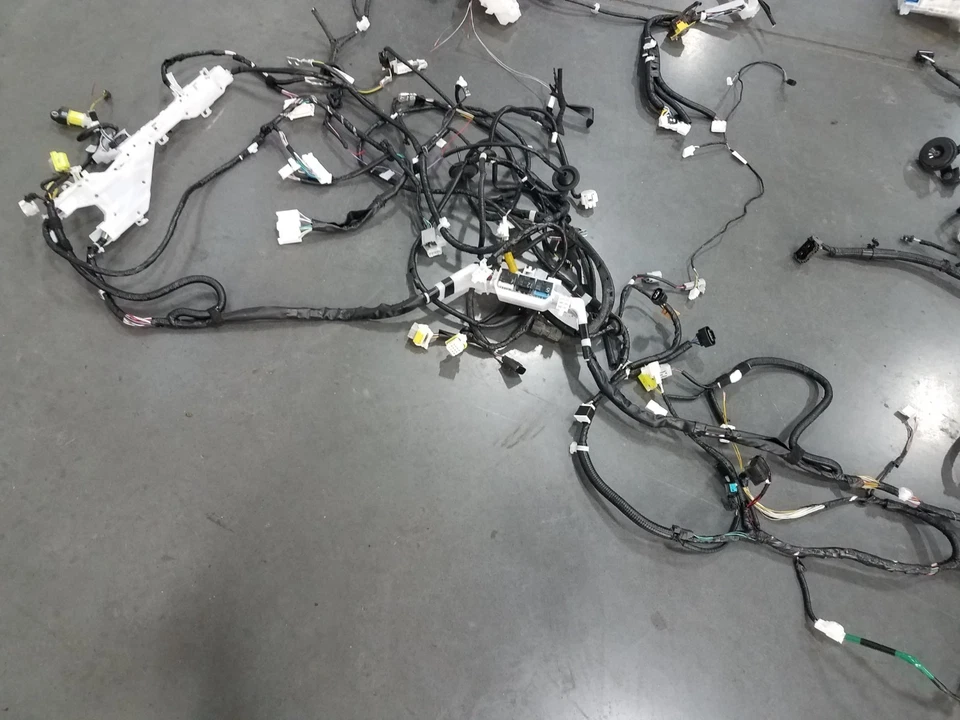 Arnés de cableado chasis Toyota Corolla GR 2025 AWD 5 k millas #0878 J6 Foto 3 de 4