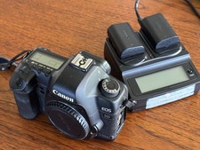 Canon EOS 5D Mark II 21.1 MP Full frame Double Charger Plus  2  Batteries