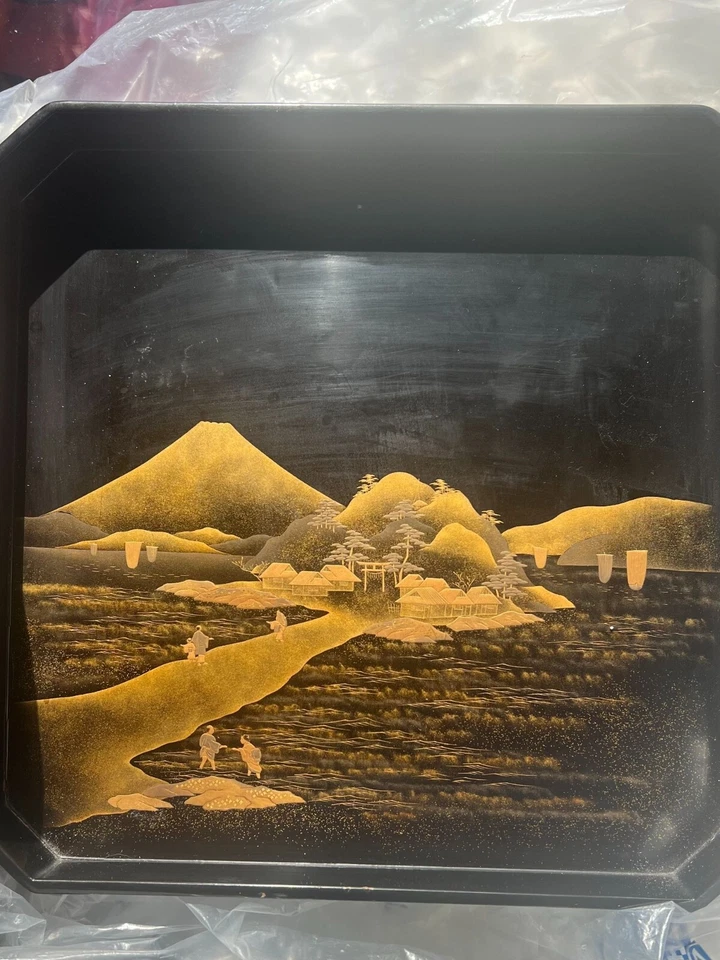 Contenedores lacados en dorado japonés Zohiko, caja de documentos y bandeja principios del siglo XX Foto 2 de 4