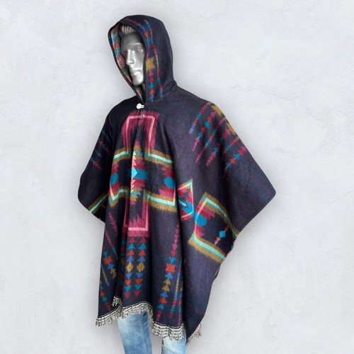 Alpaca Wool Poncho Black. Unisex. Exclusive Design! Crafted by Indigenous Hands - Picture 7 of 11