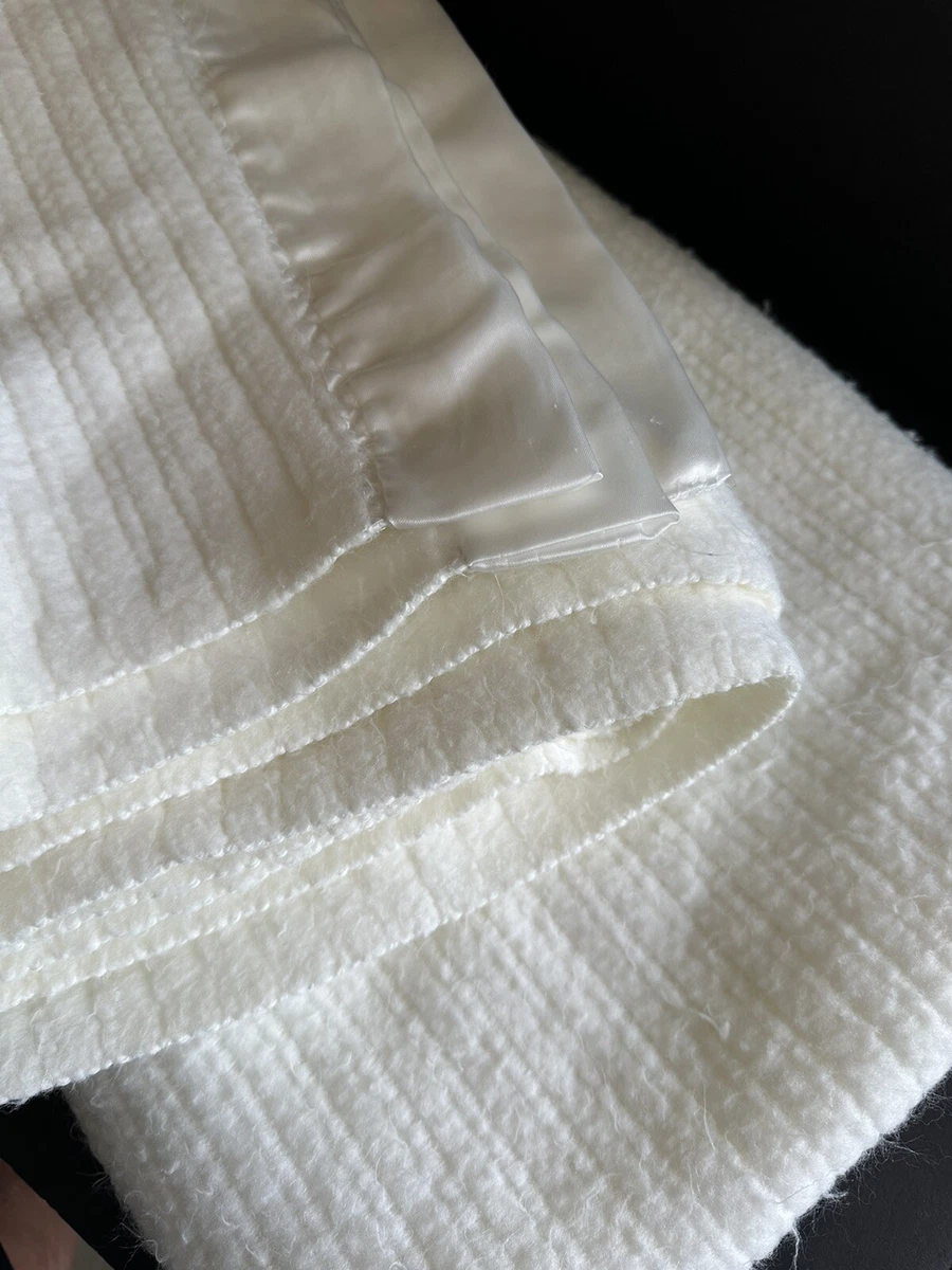 Vintage Thermal Waffle Weave Blanket White Queen Size Satin Edge Fieldcrest