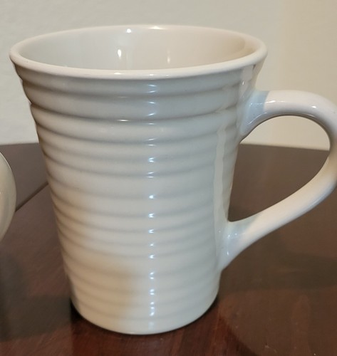 Coffee Mugs Cups Lot Of 4 Cream Color Pottery Vintage Microwave-safe Beverages - Picture 2 of 5