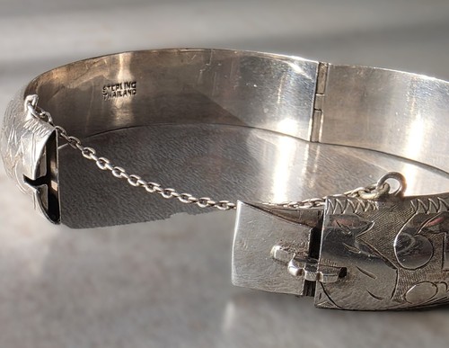 Sterling Silver 7 in Etched Hinged Bangle Bracelet Thailand 26.3g w/Safety Chain - Picture 8 of 9