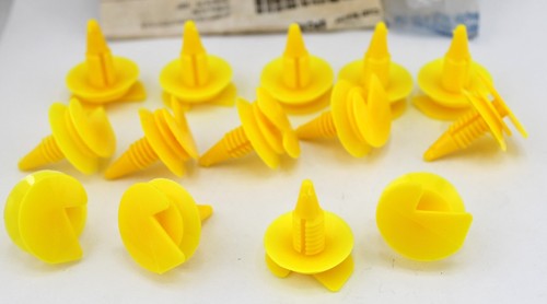 14) 1991-1992 Firebird Camaro 1988-1997 Cutlass Interior Trim Clips GM 10161510 - Picture 4 of 6