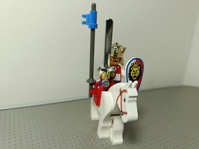 Lego Castle Black Knights 6008 Royal Knight 6009 Black Knight