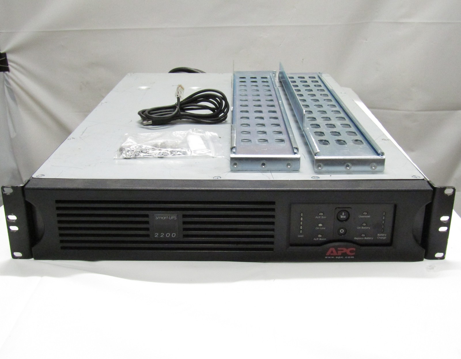 APC Smart-UPS 2200 SUA2200RM2U 2200VA 1980W 8-Outlet Rack Mountable NO BATTERIES