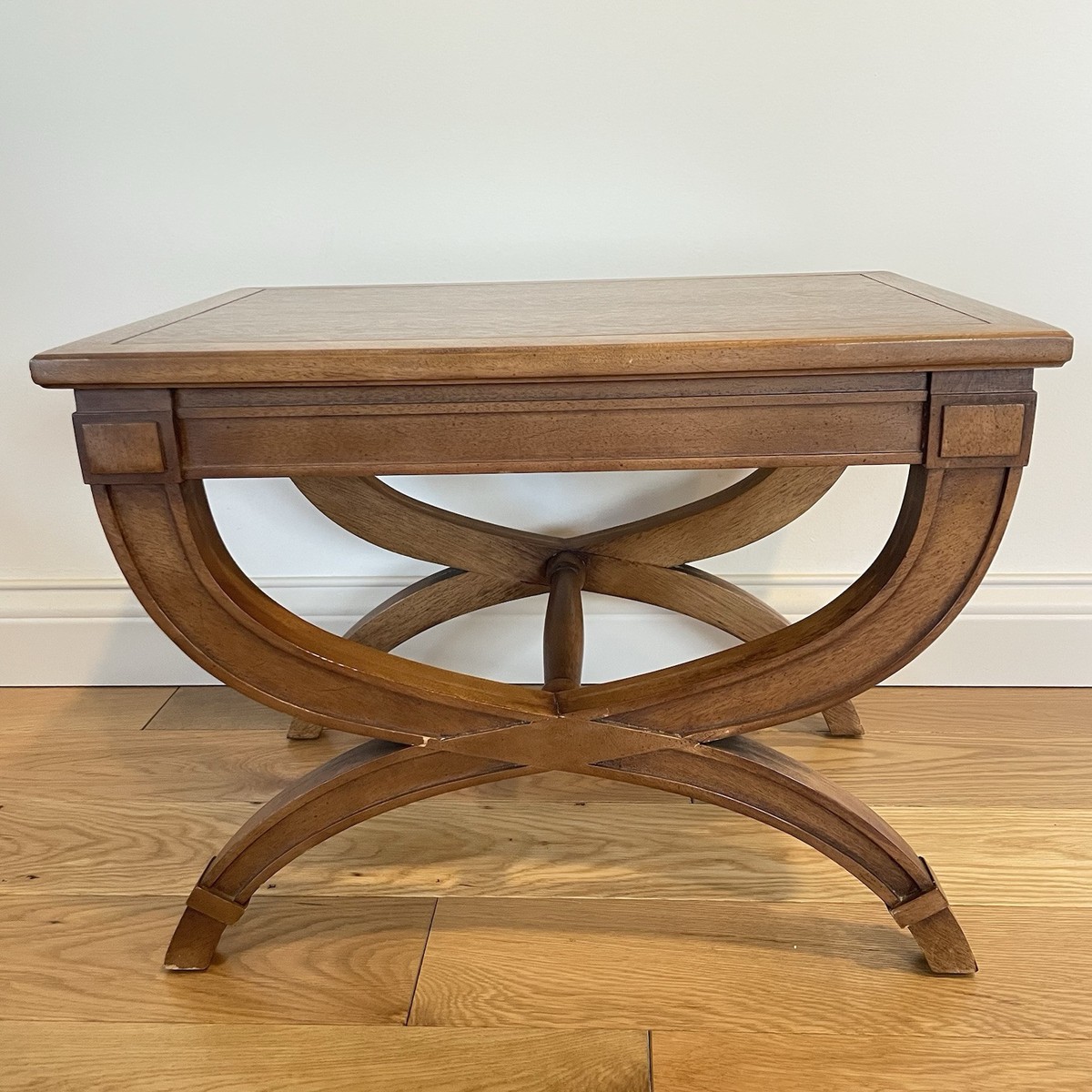 DREXEL HERITAGE　ドラムテーブル　ヴィンテージ　ミッドセンチュリー Drexel Heritage Mid Century Walnut and Brass Round Coffee Table