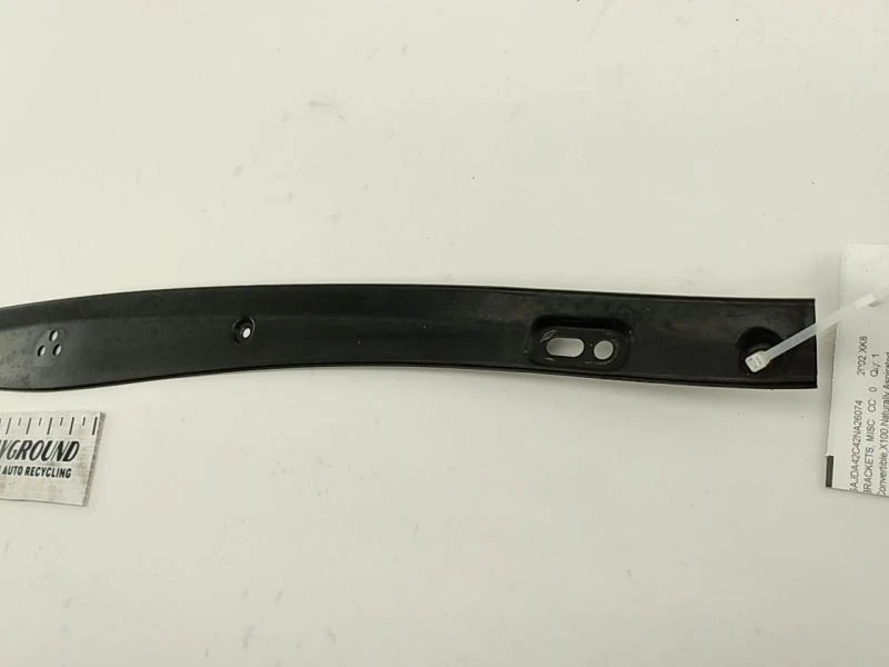 捷豹 XK8 可转换顶部闩锁盖装饰面板 98 99 00 01 02 03 04 05 06 — 第 3/4 张图片