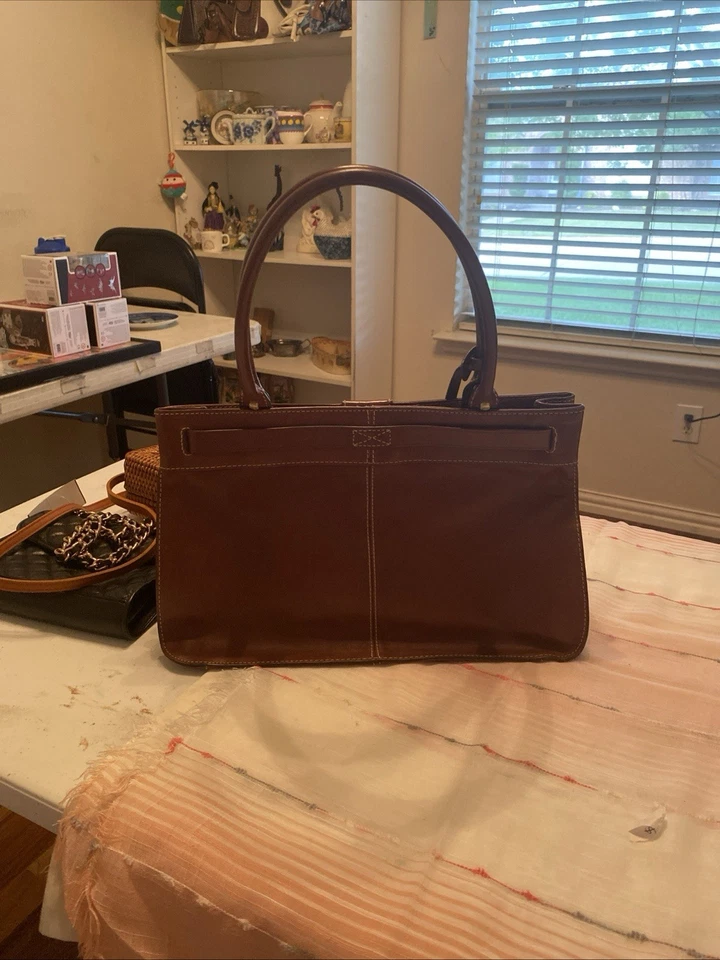 Cartera de Mano Liz Claiborne Charol Cocodrilo Imitación Cuero Marrón Extras Foto 2 de 3