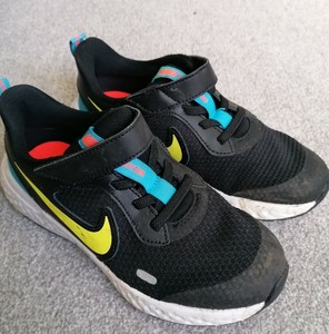 nike trainers size 12 kids
