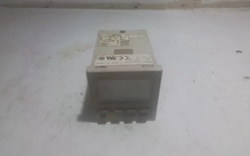 Omron Time Counter H5CR-L Panel Meter instrument (TR100)