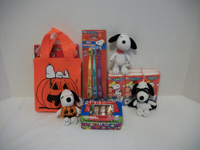 PEANUTS SNOOPY COLLECTIBLES LOT