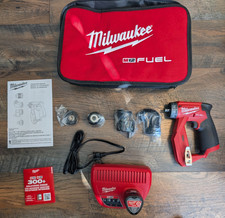 Milwaukee 2505-20 M12 FUEL Installation Drill/Driver Kit, M12 Battery Charger
