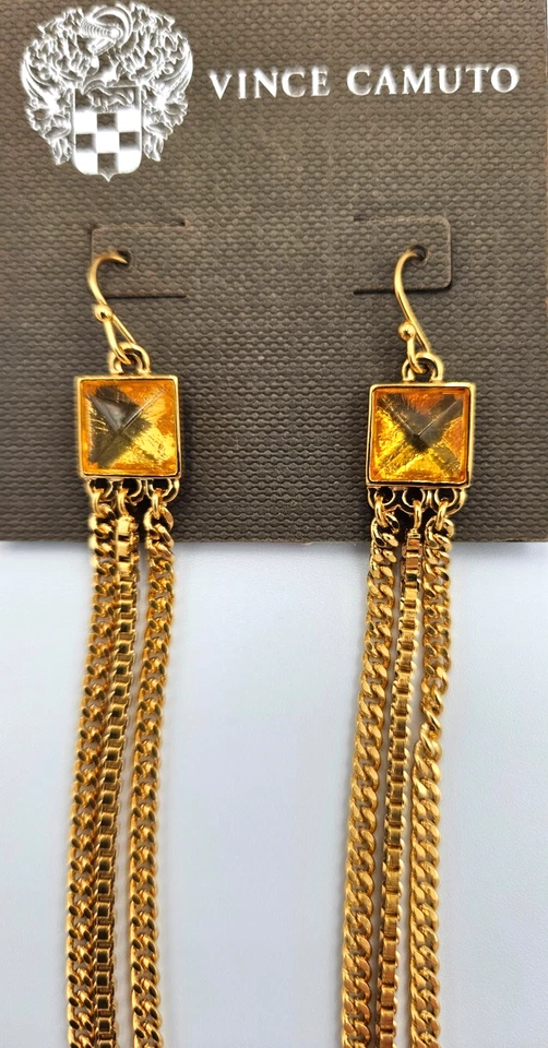 Pendientes colgantes Vince Camuto X6301 Clearview pirámide tono dorado con pasador y flecos Foto 4 de 4