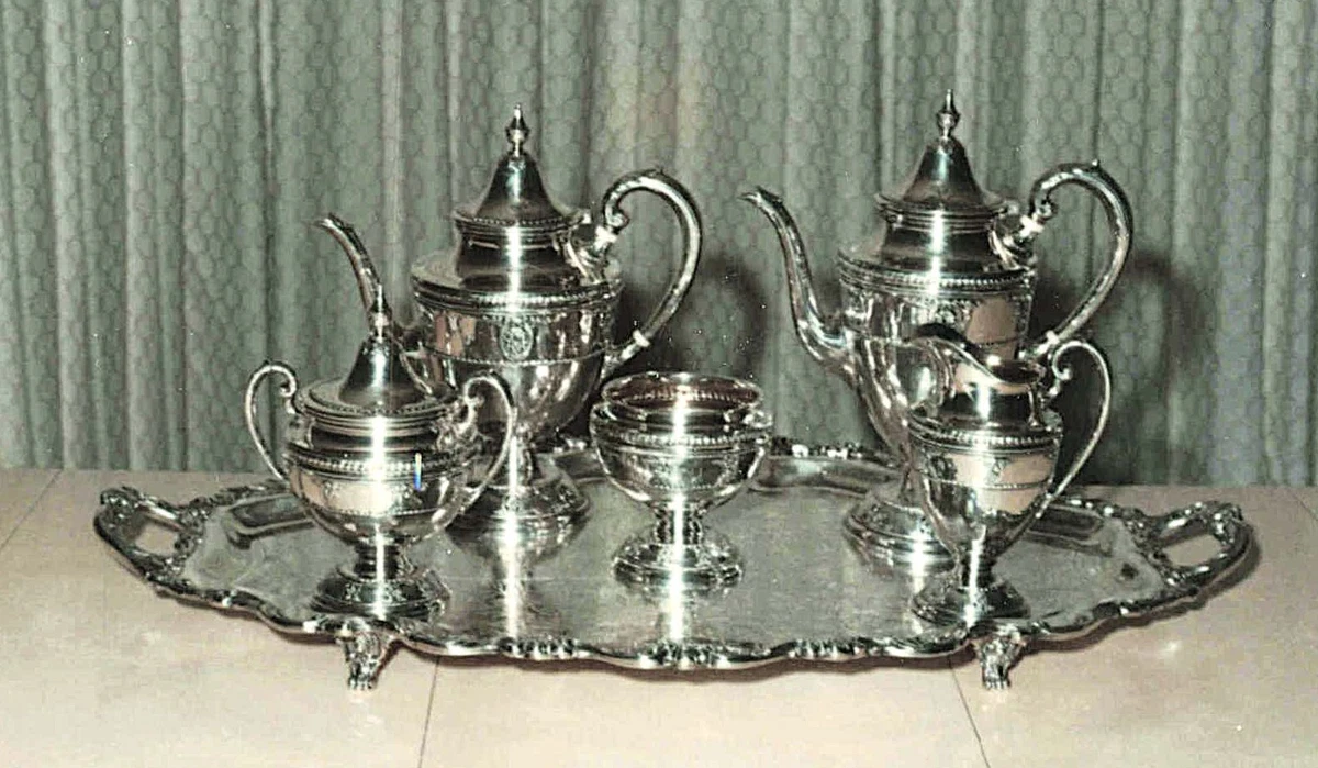 Wallace Antique US Sterling Silver Teapots, Coffee Pots & Sets for