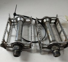 Pedales Bicicleta de Carretera Lyotard Años 70 De Colección Francesa 9/16" x 20 Par Izquierda y Derecha Usada