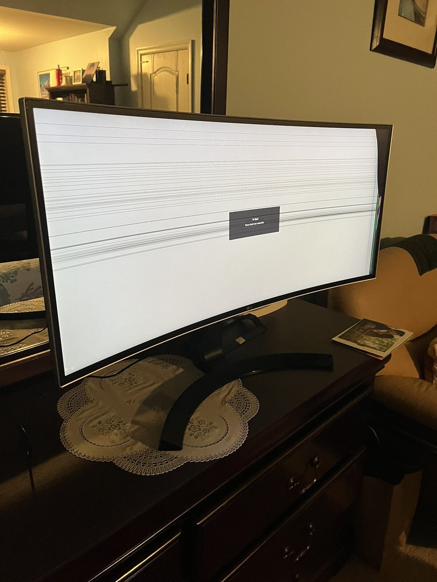 LG UltraWide 34WQ60C-B 34'' 3440 x 1440 QHD IPS HDR Curved LG UltraWide 34WQ60C-B 34'' 3440 x 1440 QHD IPS HDR Curved