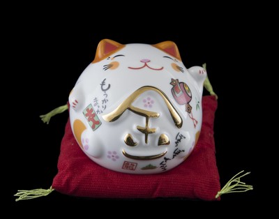 Lucky Cat Figürchen Katze Japanische Bobtail Weiß Maneki Neko 60 MM Ceramic