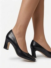 Vintage 80s Etienne Aigner Madrid Black Leather Classic Pumps 8.5 New Old Stock