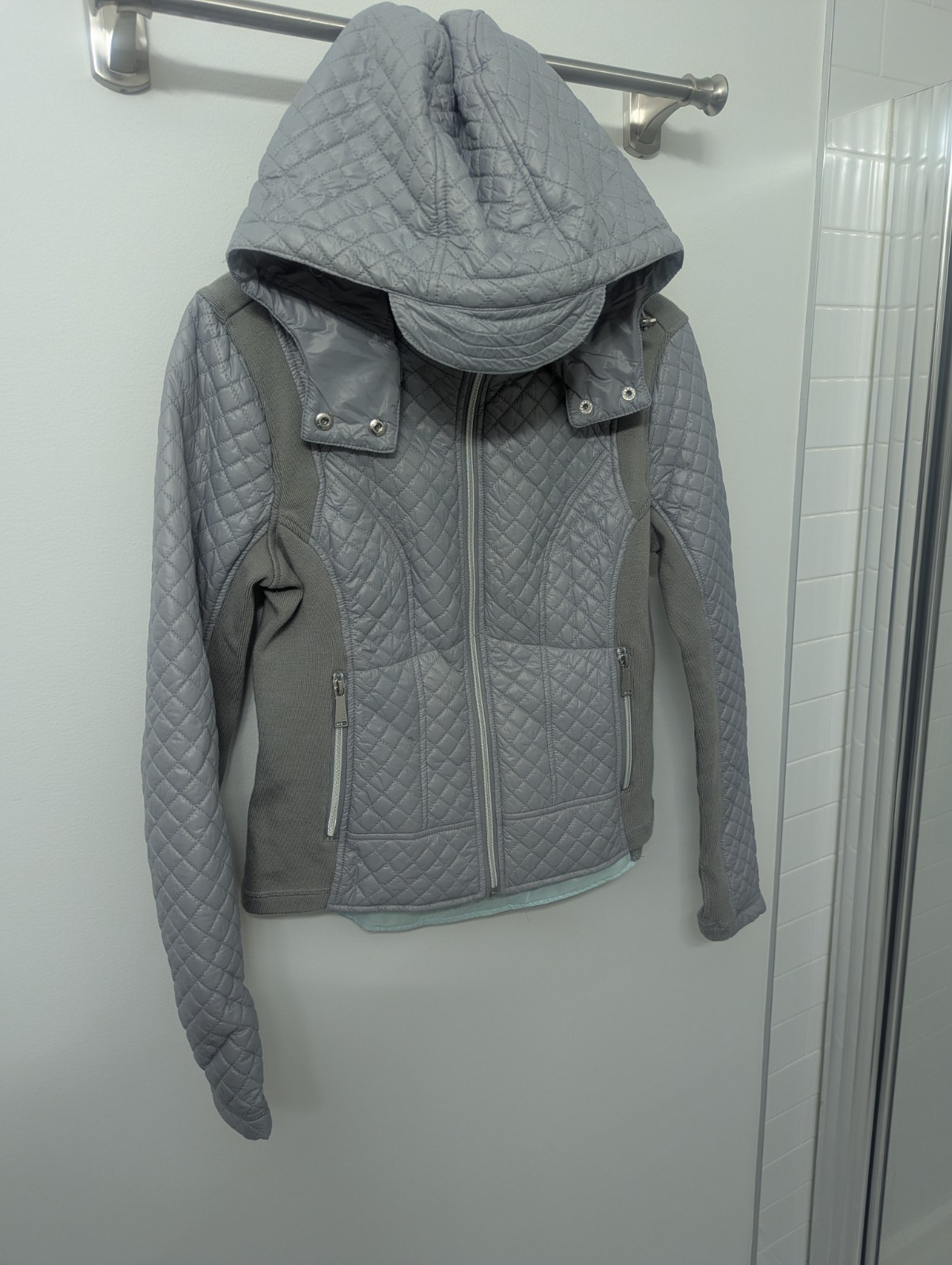 BCBGeneration Fitted Puffer Moto Jacket Size Medi… - image 4