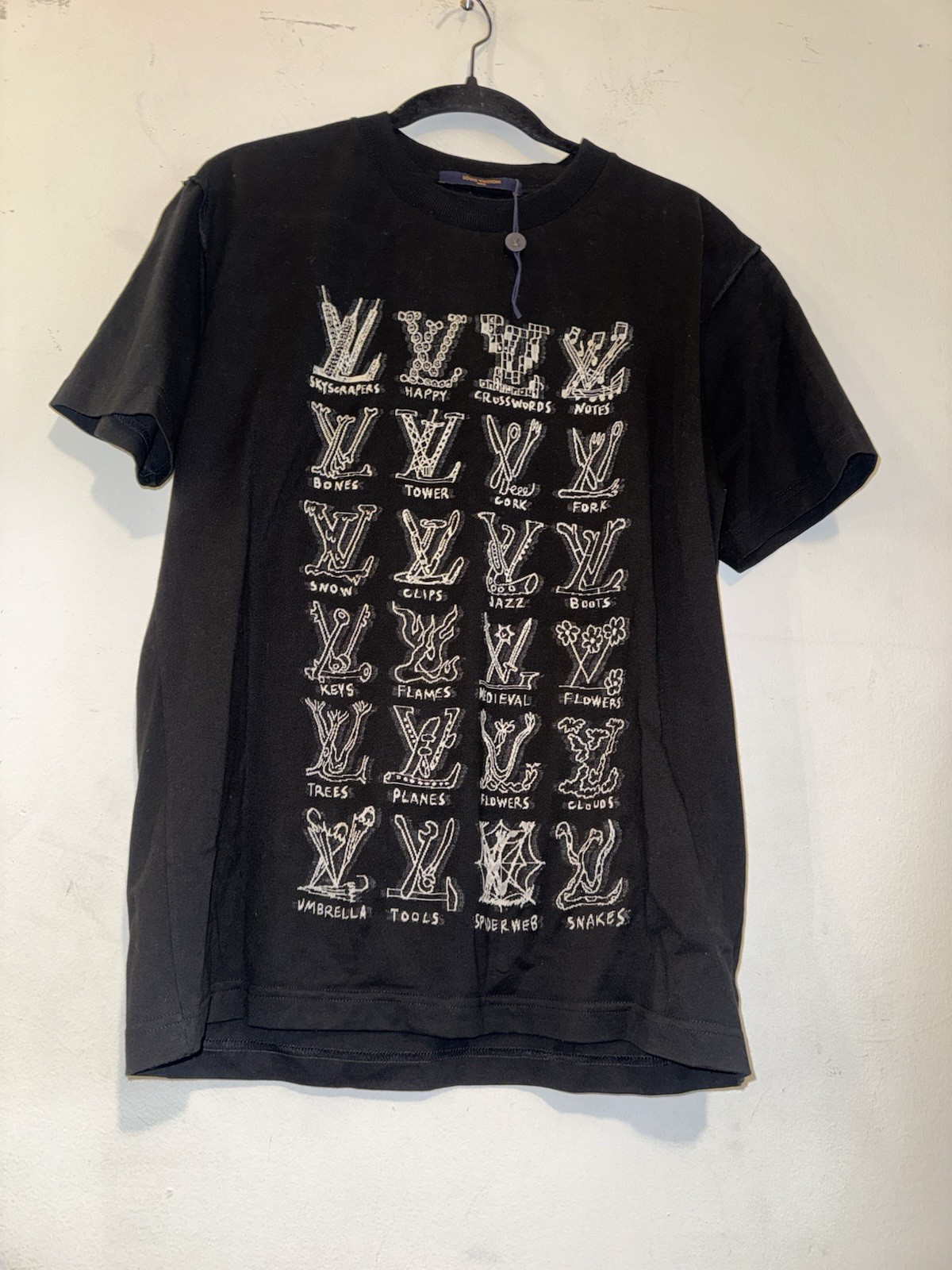 Louis Vuitton Men's T-Shirt Size M