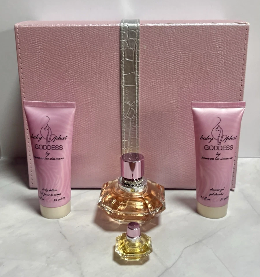 BABY PHAT GODDESS Juego de Regalo de 4 Piezas (2) Perfume 1.7oz y 0.13oz, Loción Corporal/Gel de Ducha Foto 3 de 4